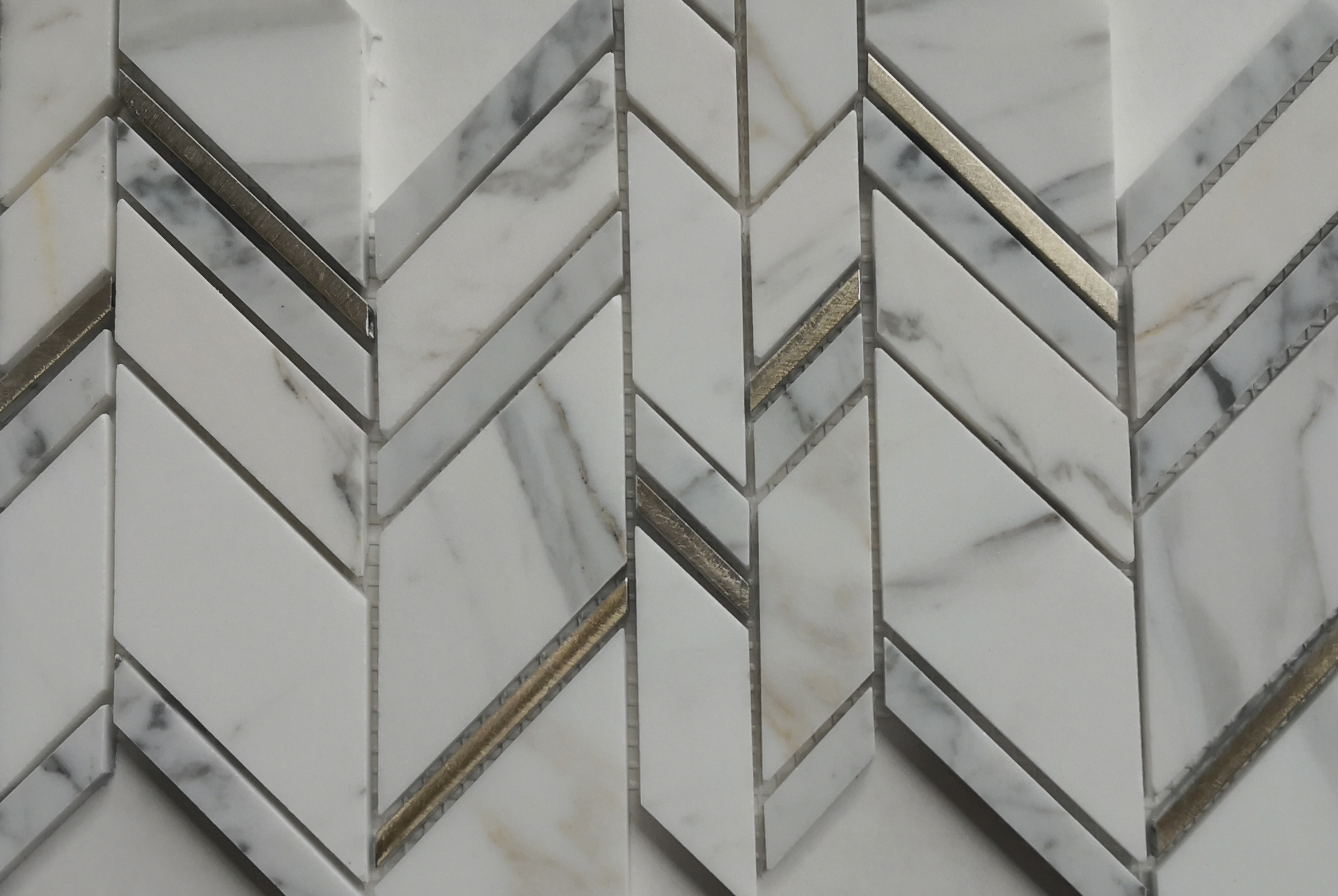 Arc Gold Chevron Polished 252x306